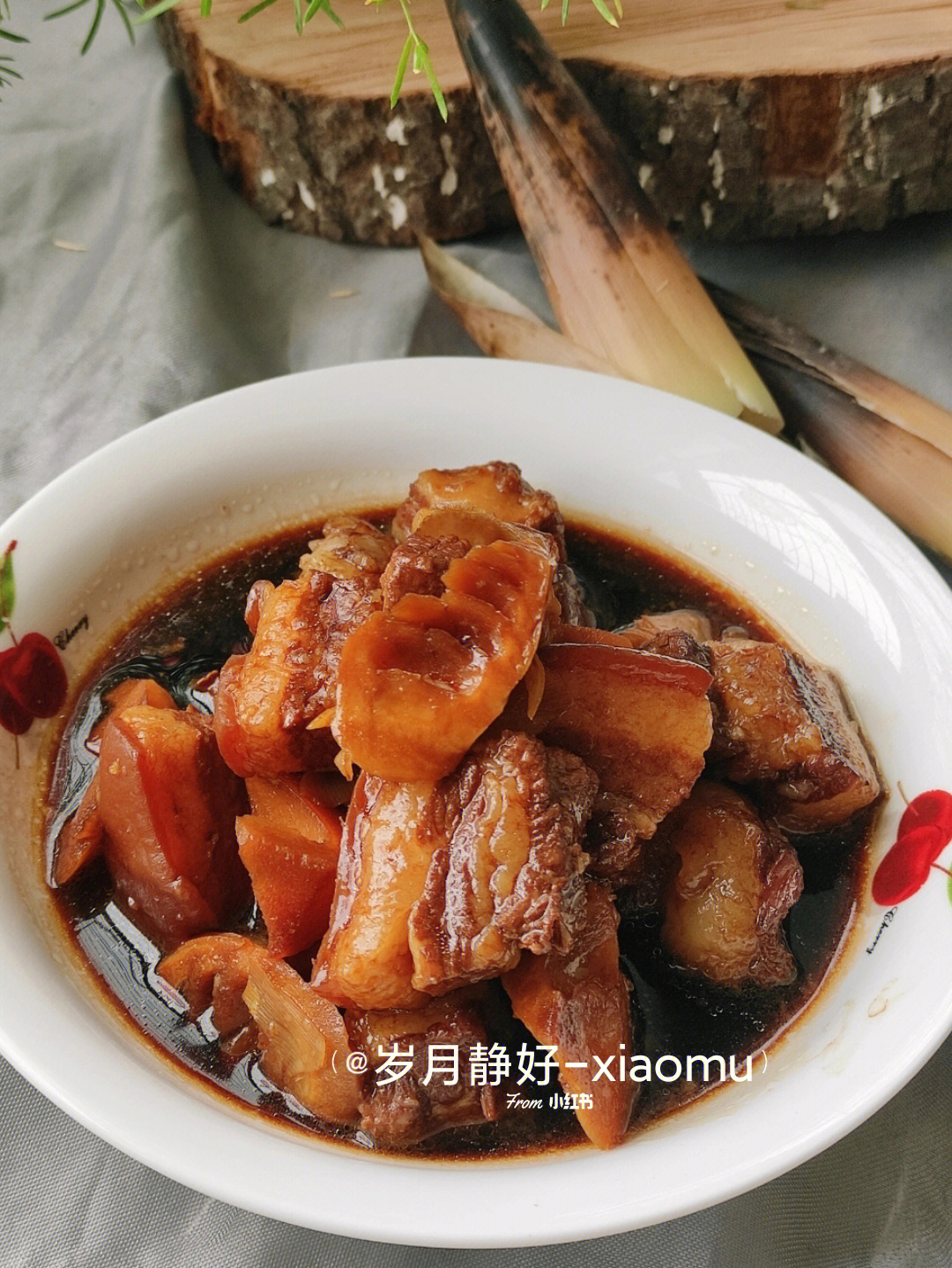 美食应季时鲜红烧肉油焖笋