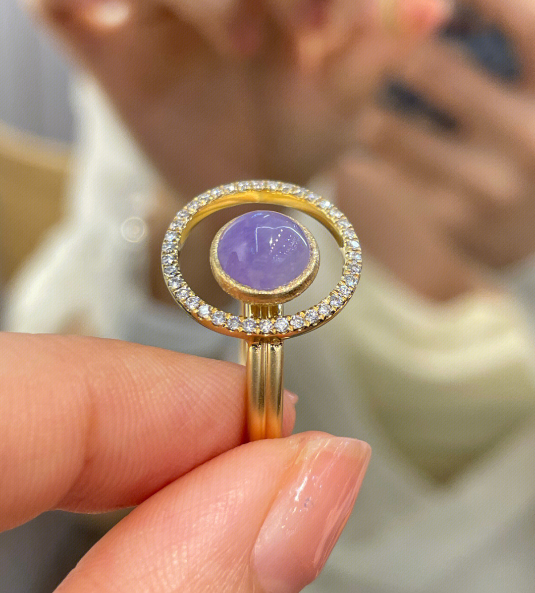 一枚见光不死的小特别紫罗兰戒指