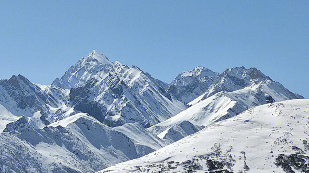 岷山雪景图片