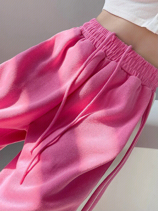 粉色卫裤的最佳配色图片