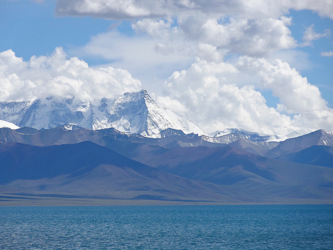 念青唐古拉山和纳木错不仅是西藏最美丽的神山圣湖,而且是生死相依的