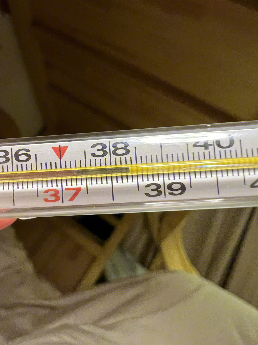 体温表38.3度图片图片