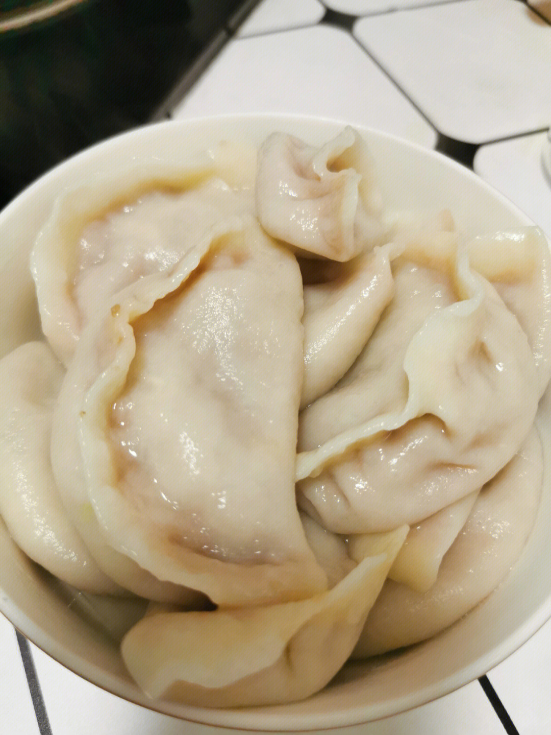 牛肉西葫芦流汤汁的大饺子