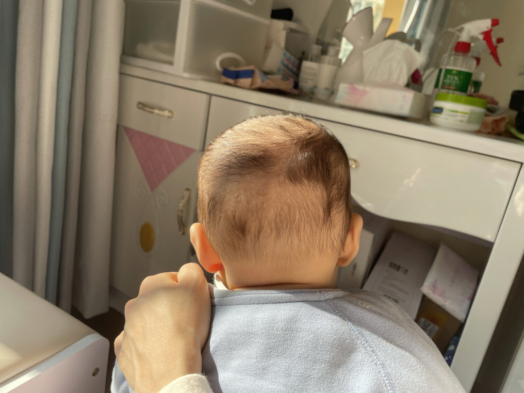 百天婴儿剃头发型图片图片