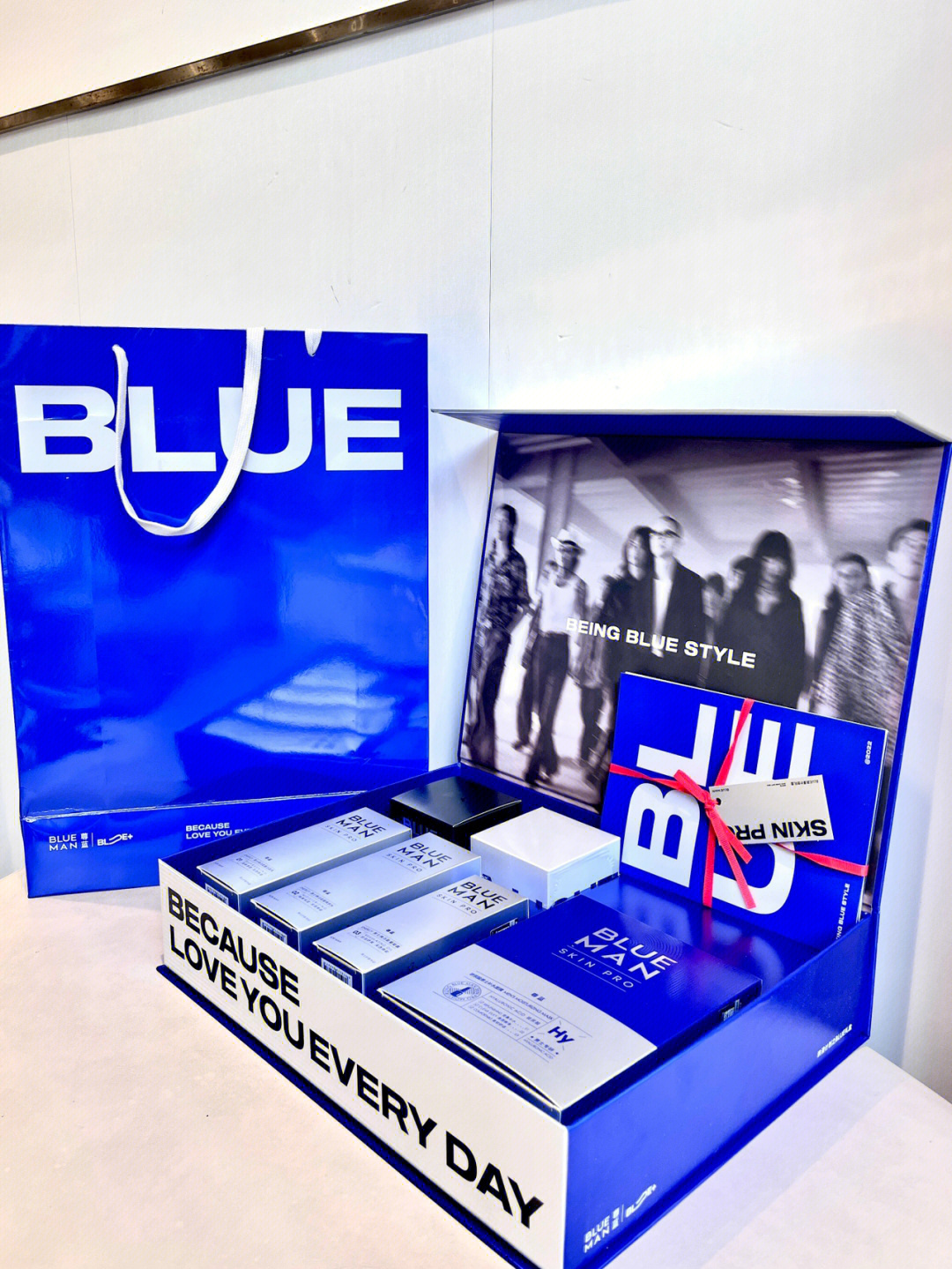 blueman浪漫计划礼盒这次礼盒是和线下蓝色生活美学集合店blue 联名