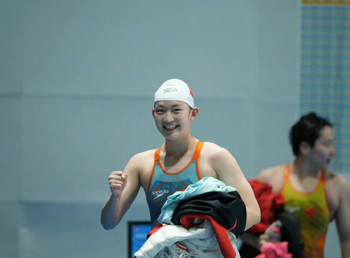李冰洁打破女子400米自由泳短池世界纪录