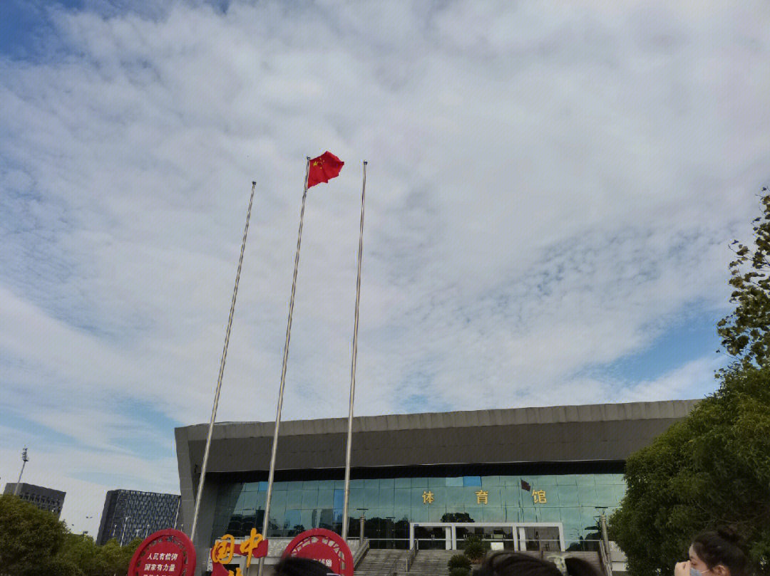 南昌大学前湖校区后街图片