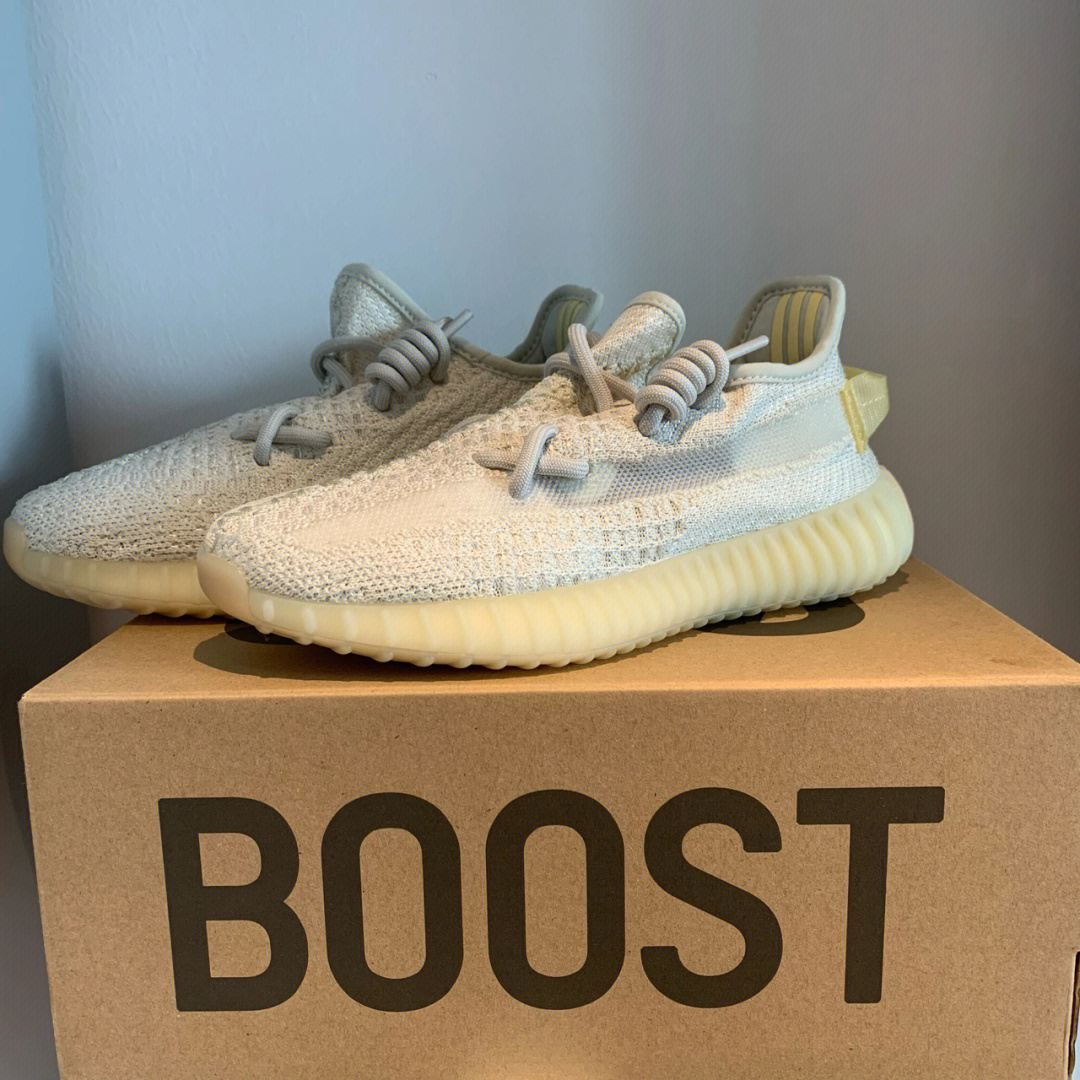 yeezy350v2light