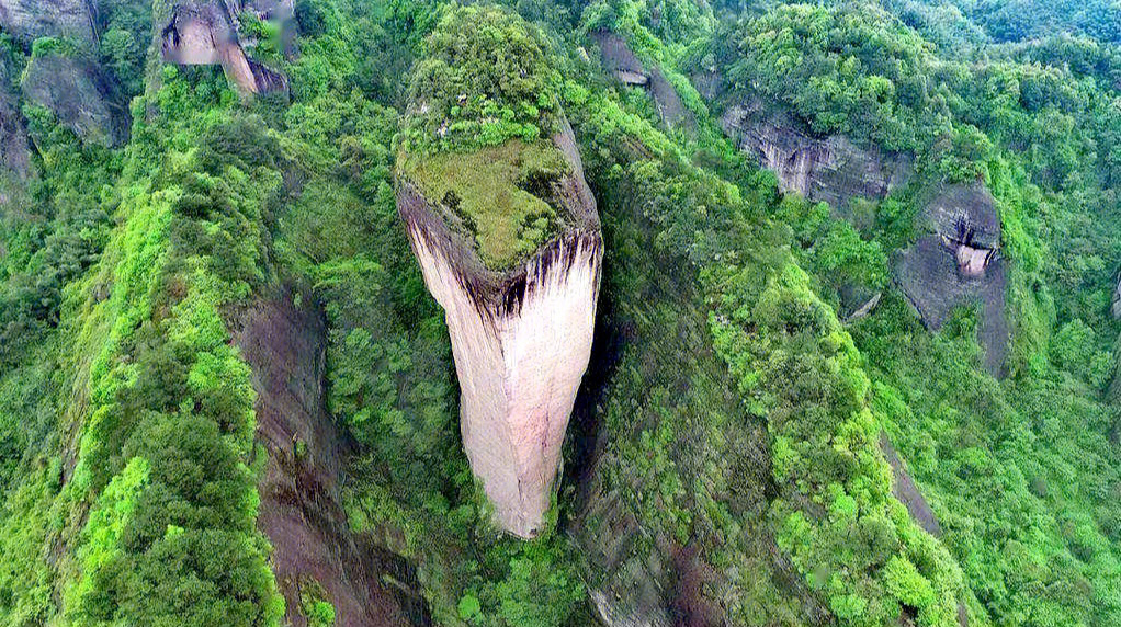 畅游崀山国家级风景区溪流纵横碧水丹崖