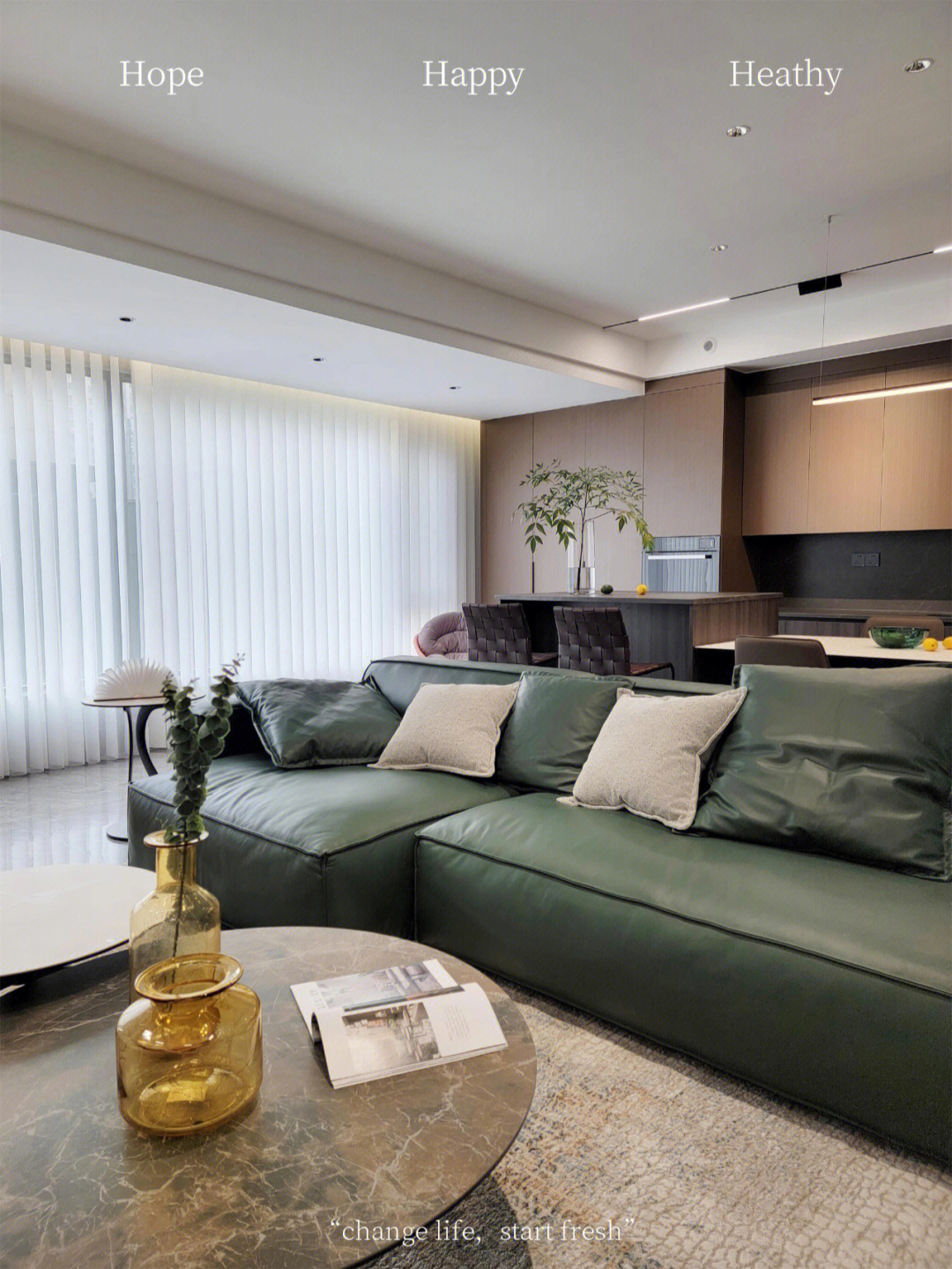 主灯设计95让客厅特别高级又有质感沙发我选了墨绿色08的牛皮沙发
