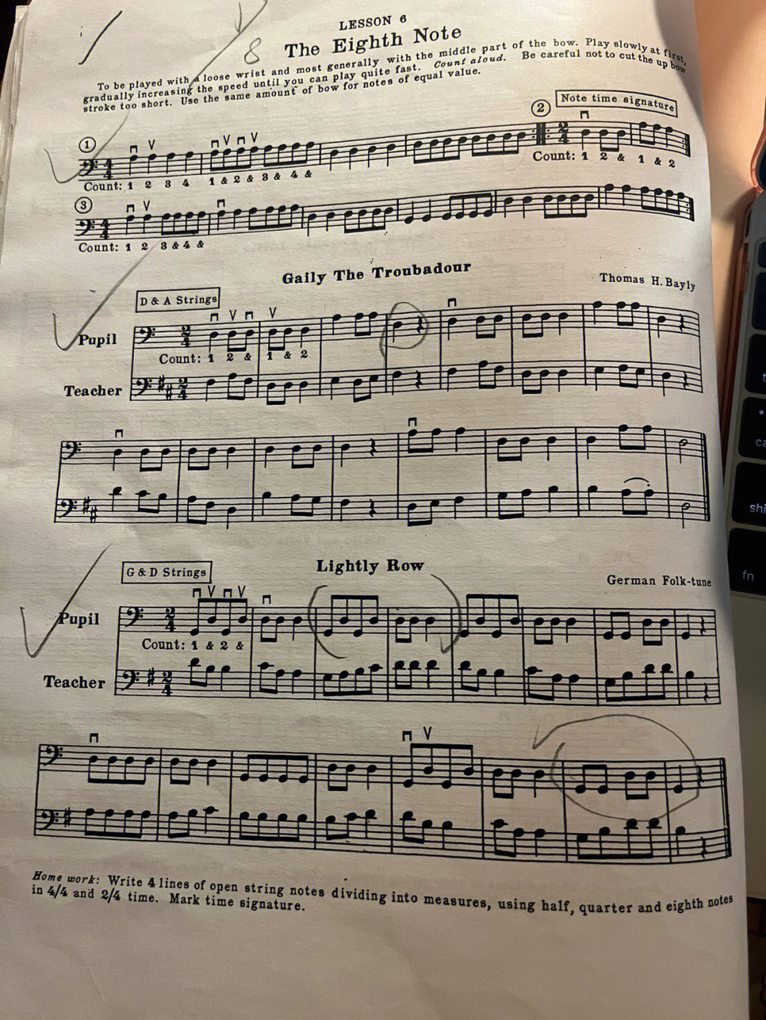 间距离2)空弦3)练习曲lesson 54)《铃木》——《法国民歌》/《轻舟荡
