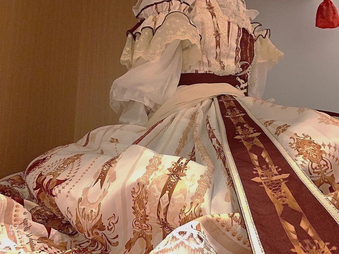 128rmb裙撑是花田喜事家的45cm云朵撑(穿着很舒