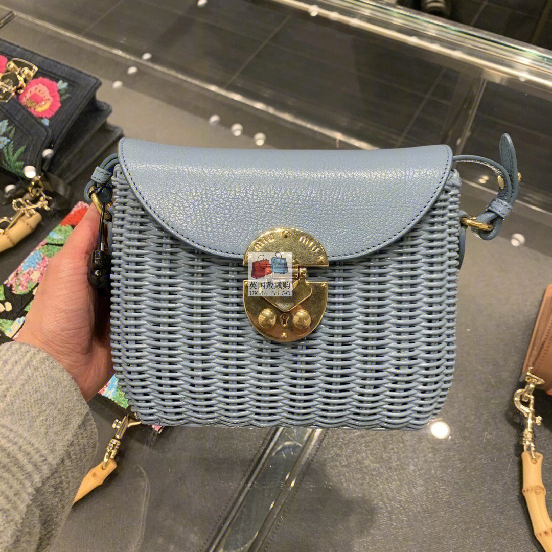 miumiu迷你包图片