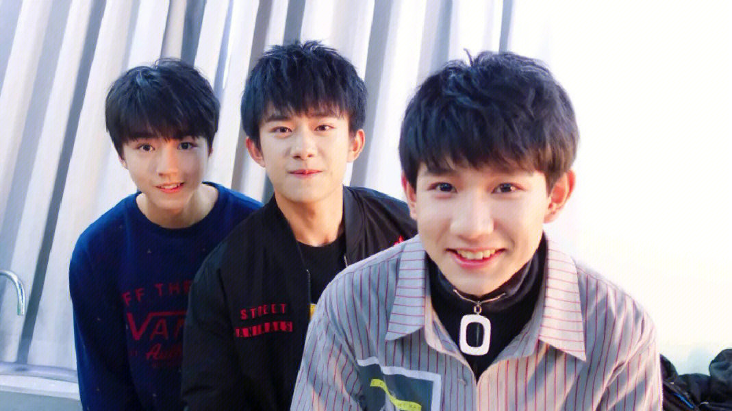 tfboys即将合体一整个爆哭01