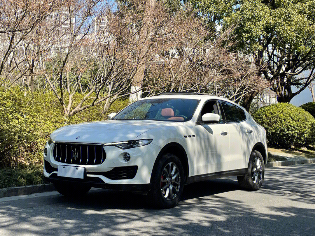 玛莎拉蒂suv2021款40万图片