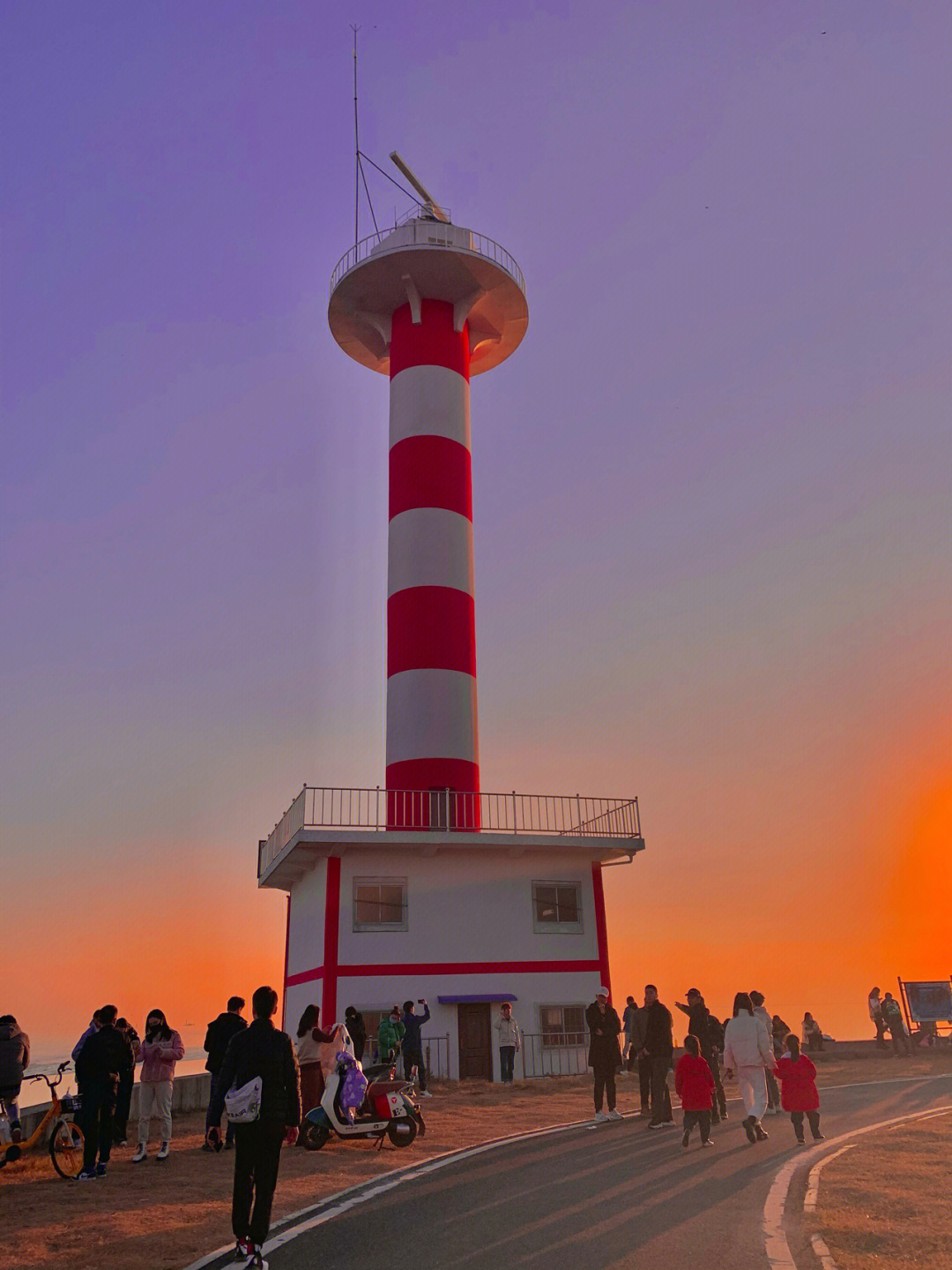 滨湖明珠码头灯塔图片