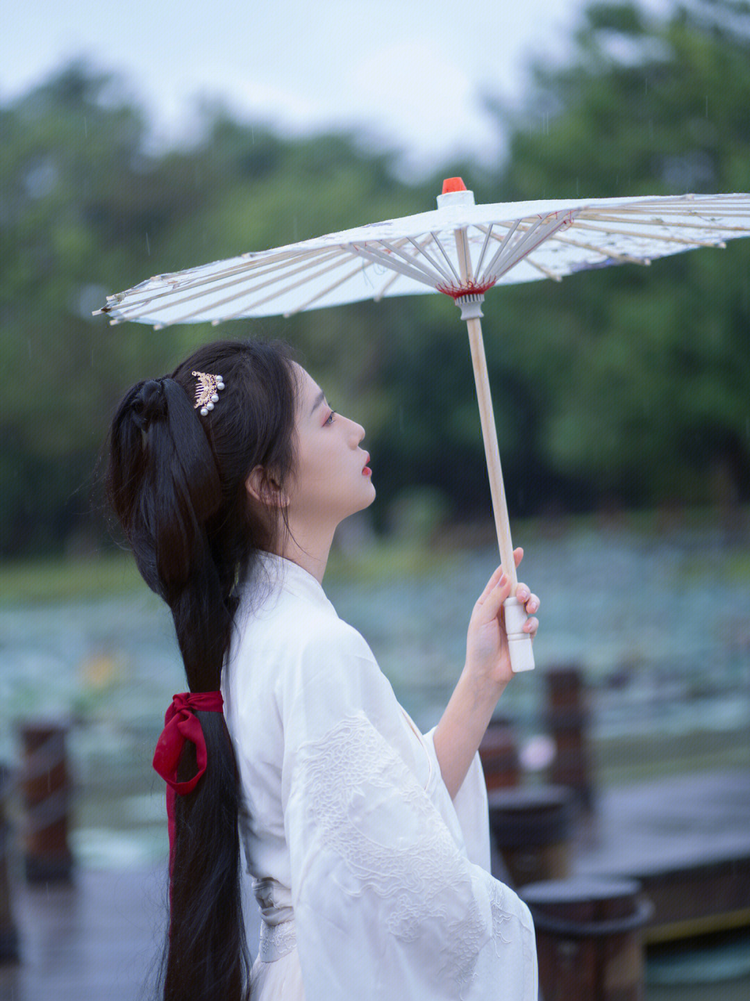 烟雨江南女子打伞图片图片