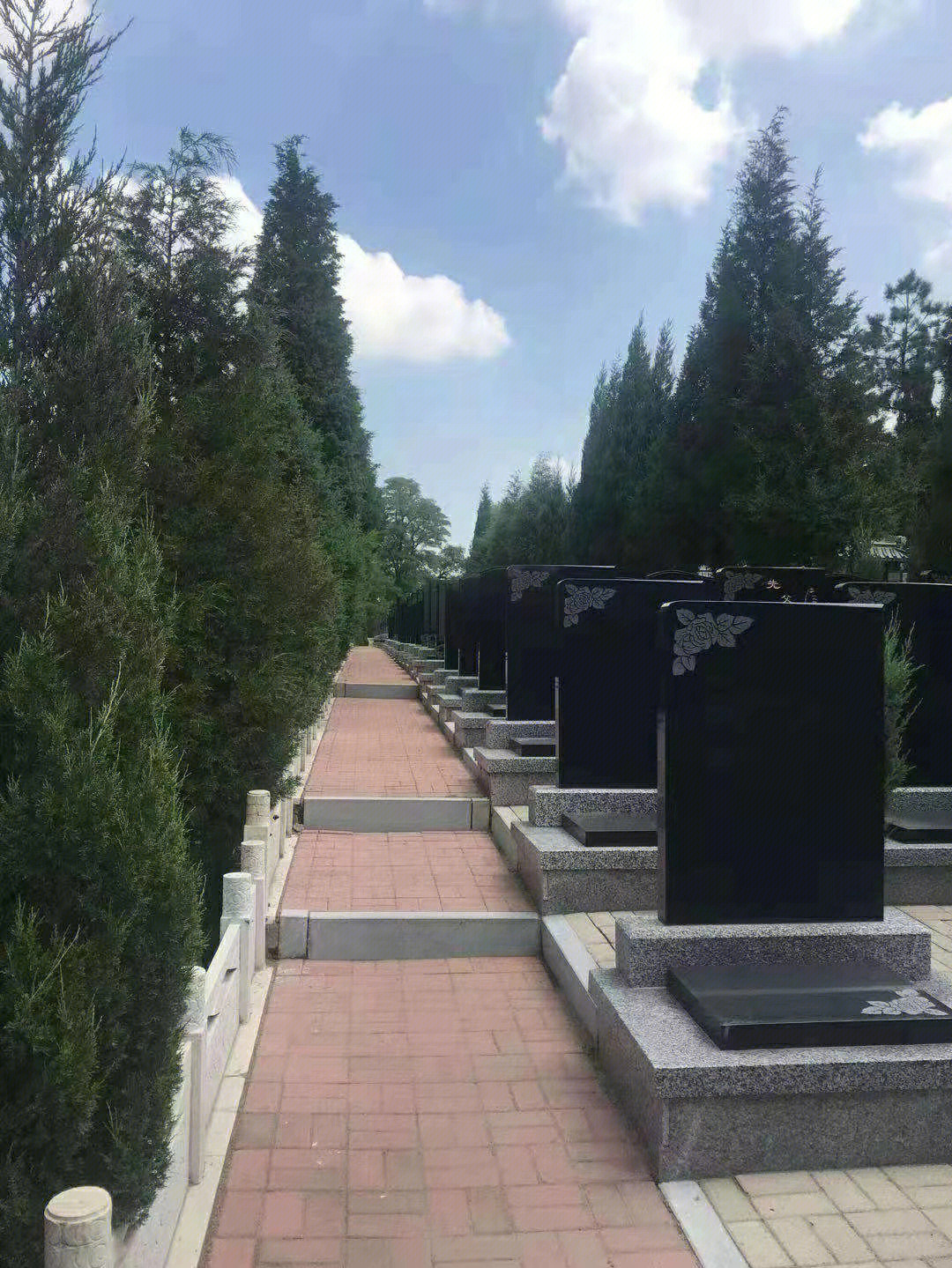 大连龙泉公墓图片