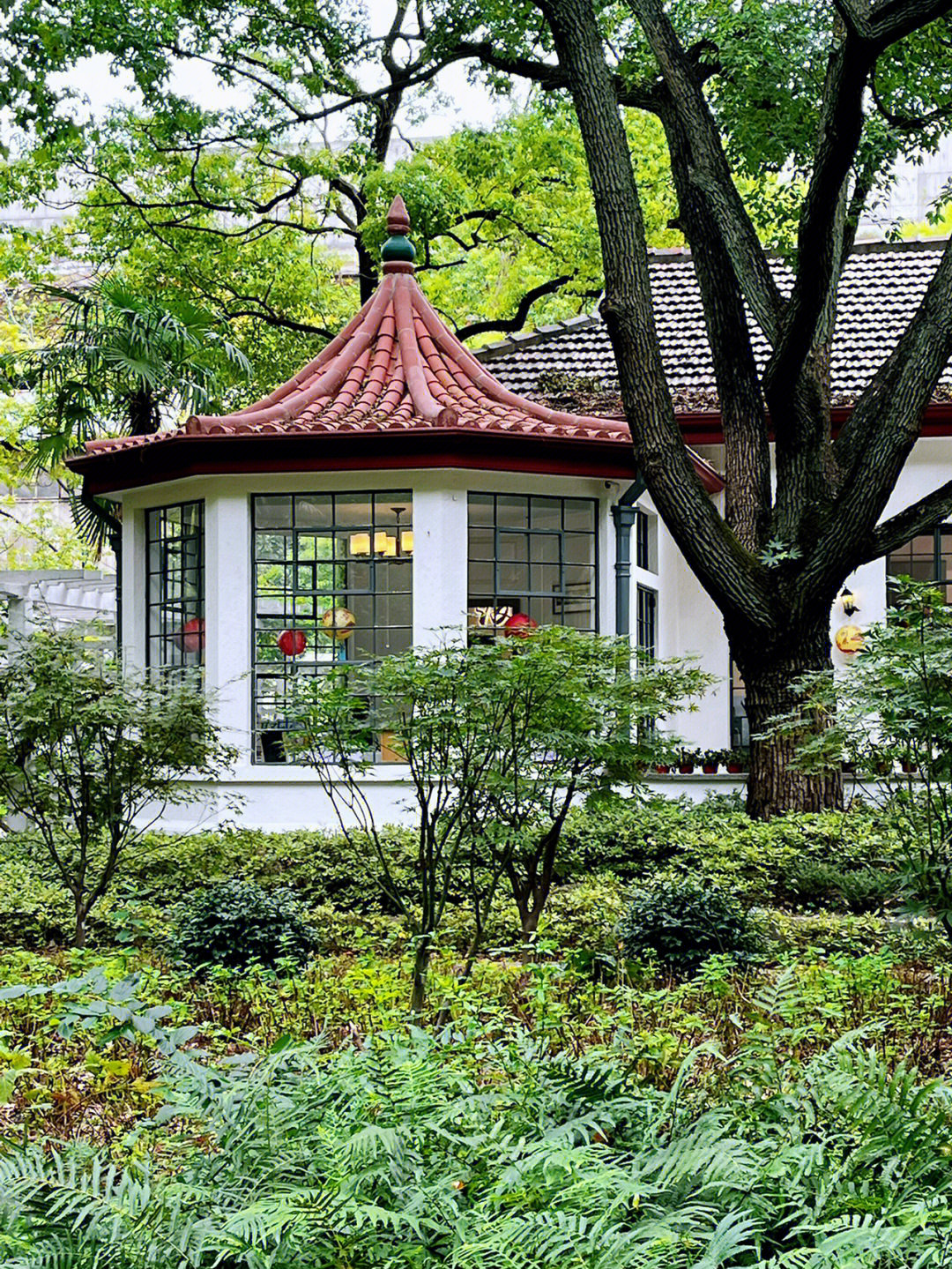 藏匿在上海复兴岛上的白色花园洋房白庐