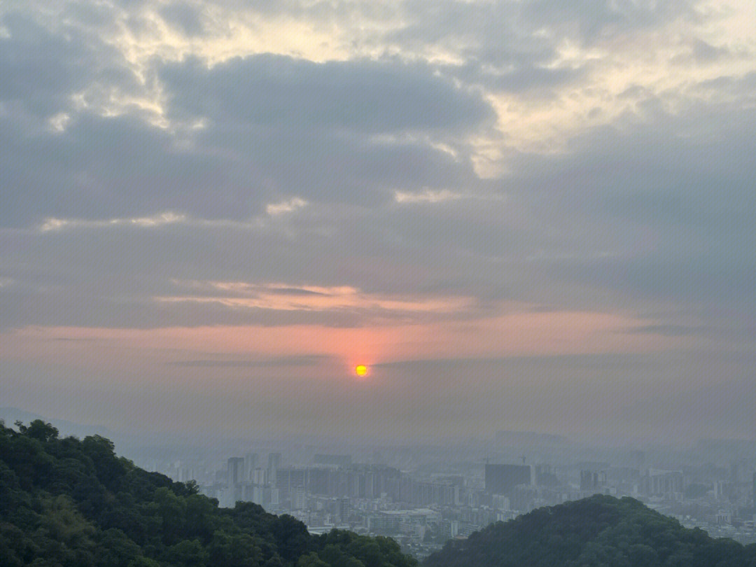 白云山摩星岭看日出