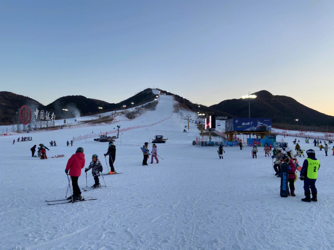 金乡羊山滑雪场图片