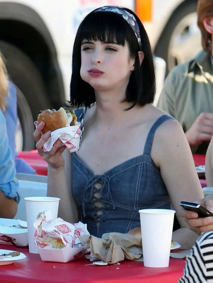 专心干饭的krystenritter