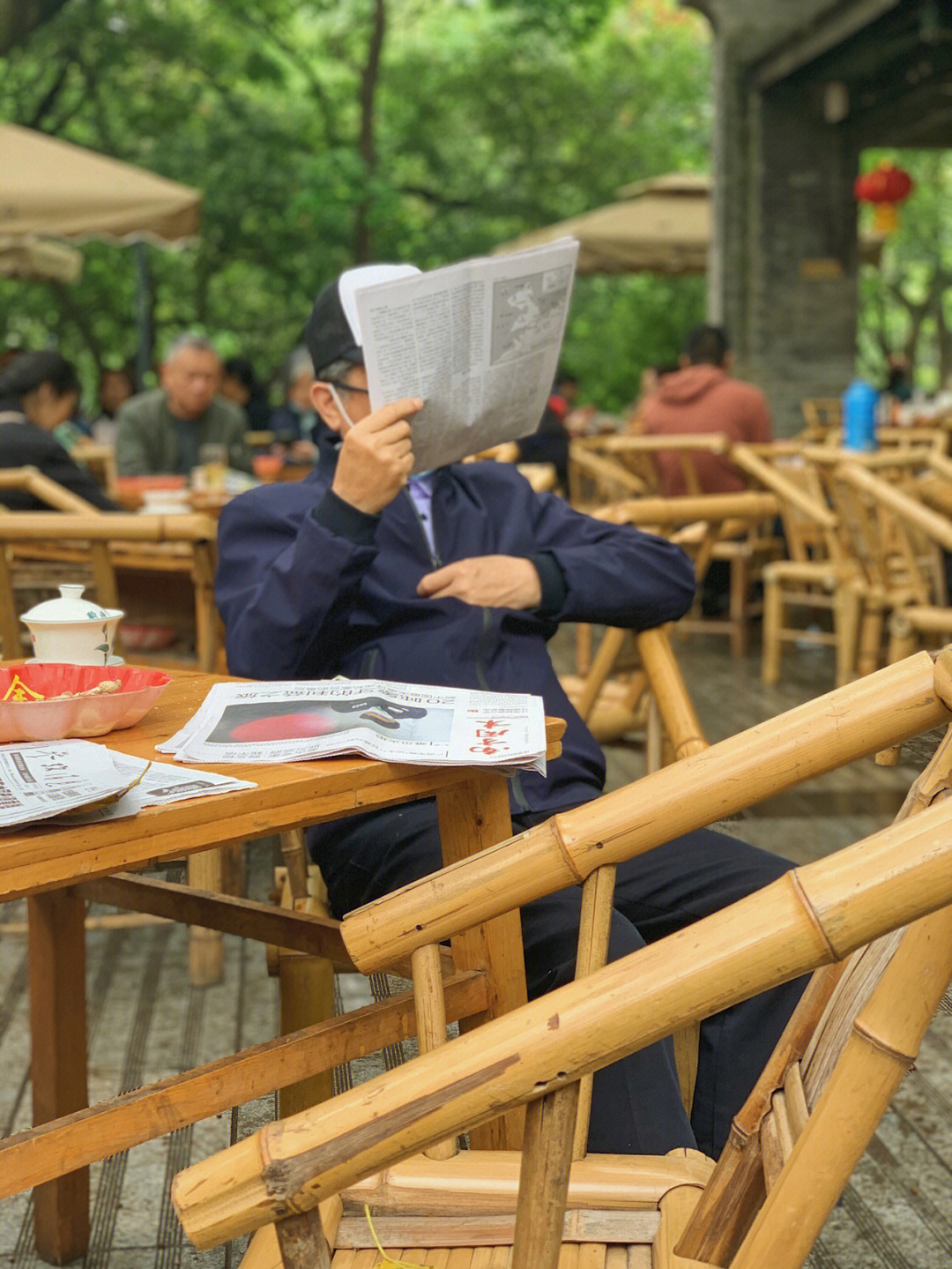 鹤鸣茶社老板图片