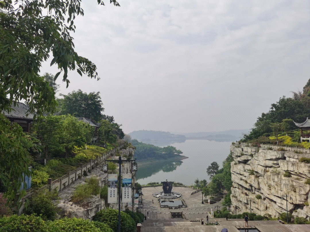 隆昌古宇湖自助烧烤图片