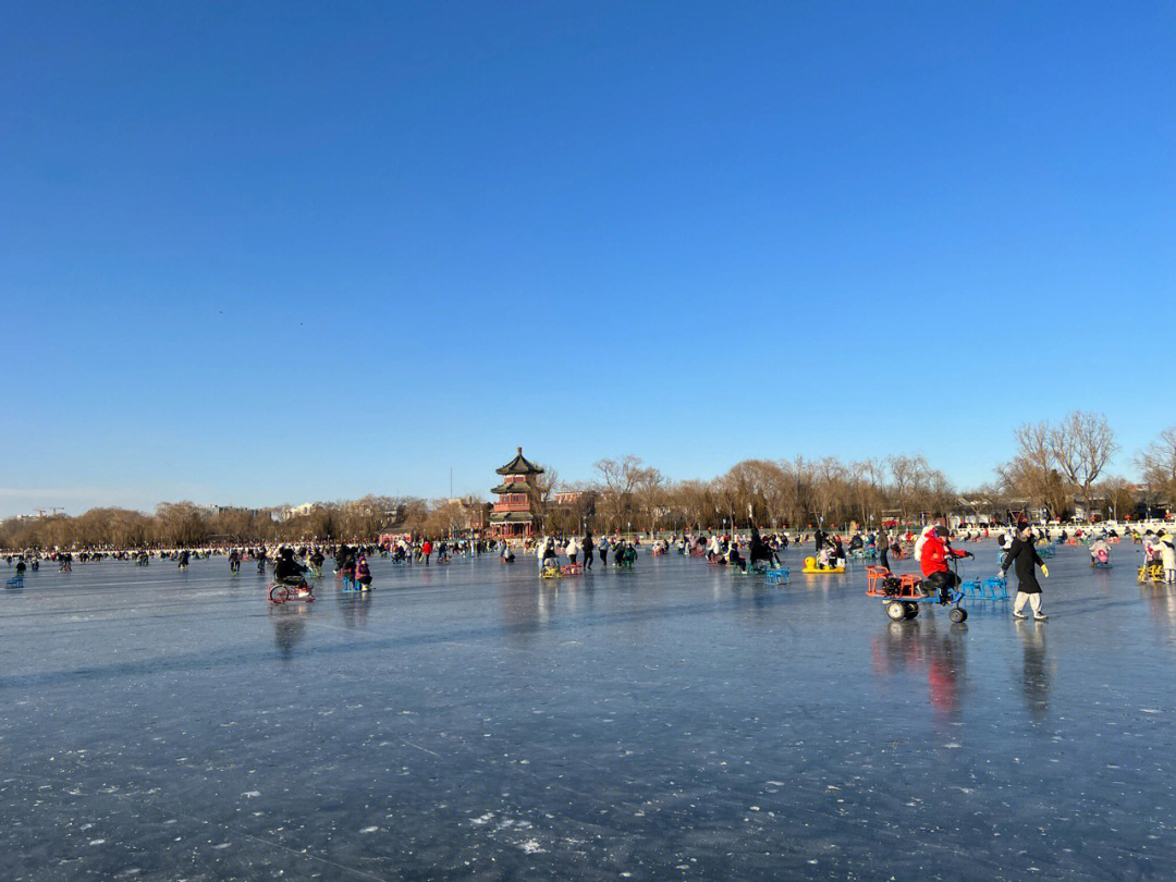 北京后海冰场图片