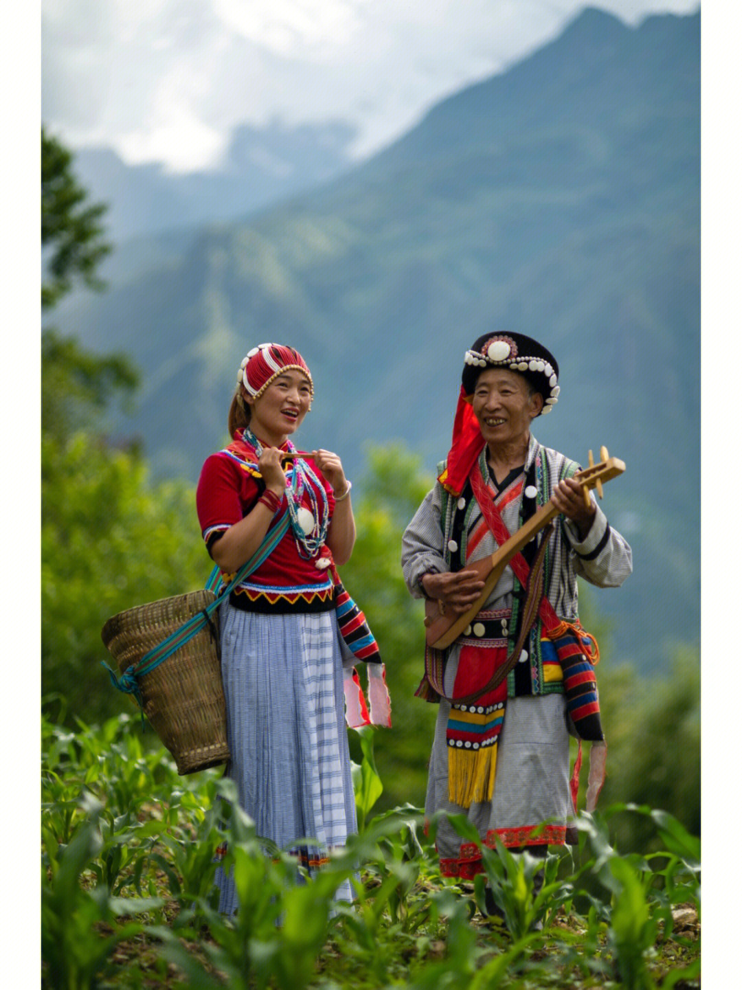 怒族服装特点图片