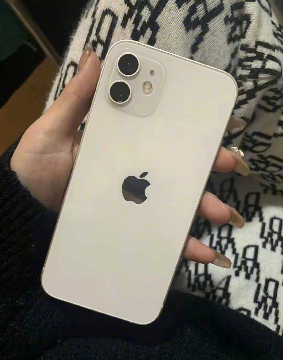 iphone12拍完照片变白图片