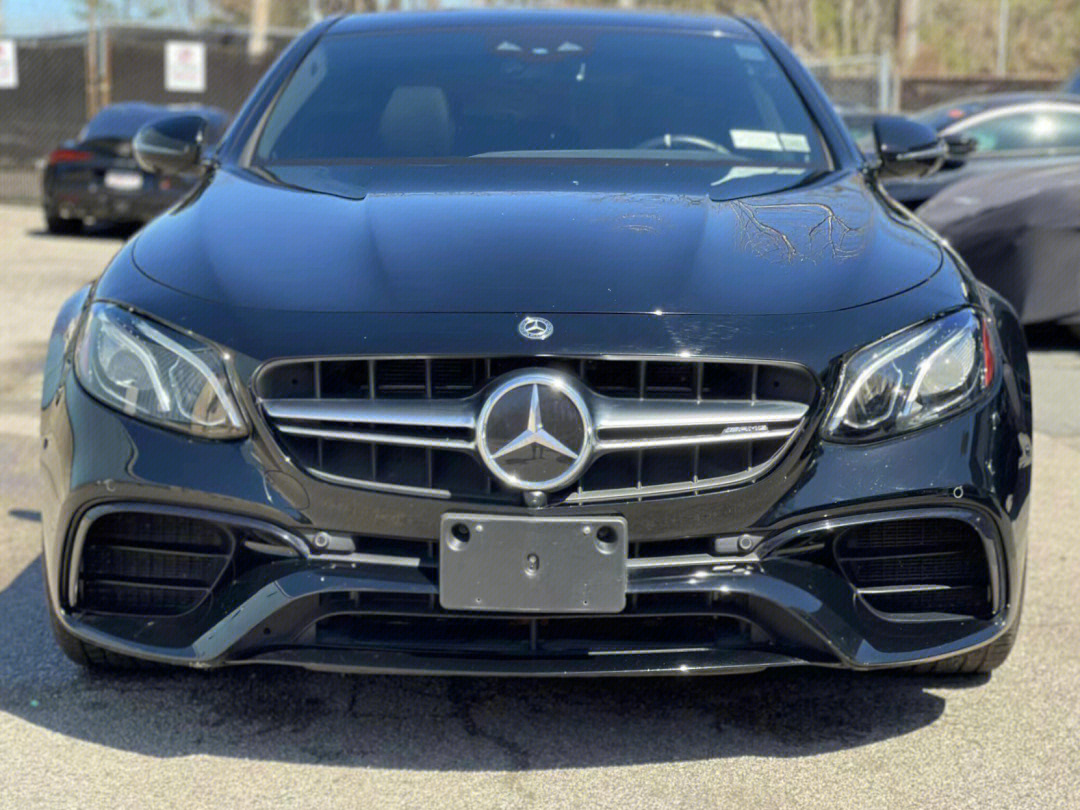 现车78152019 梅赛德斯·奔驰 amg e63s2