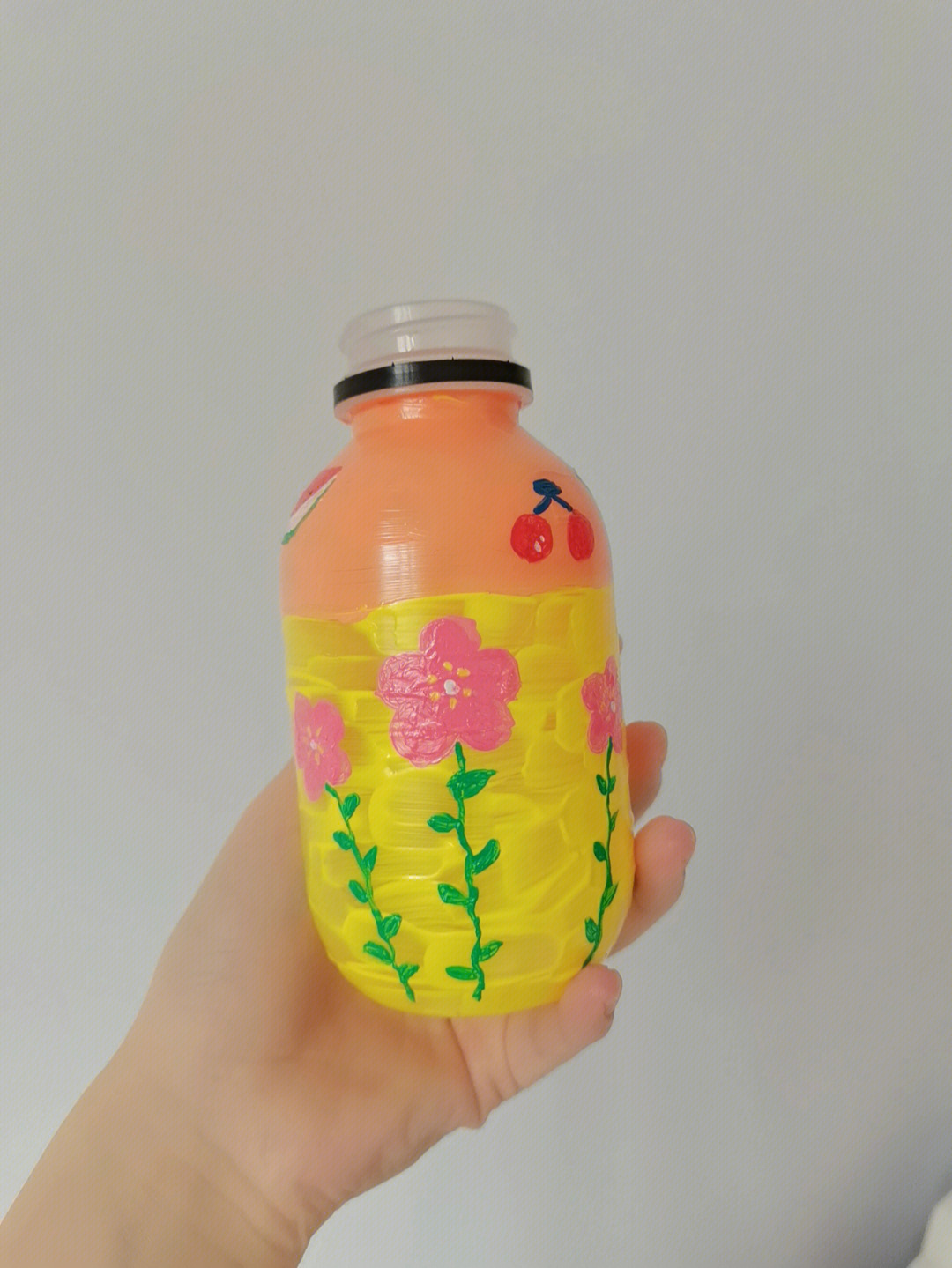 饮料瓶做花瓶简笔画图片