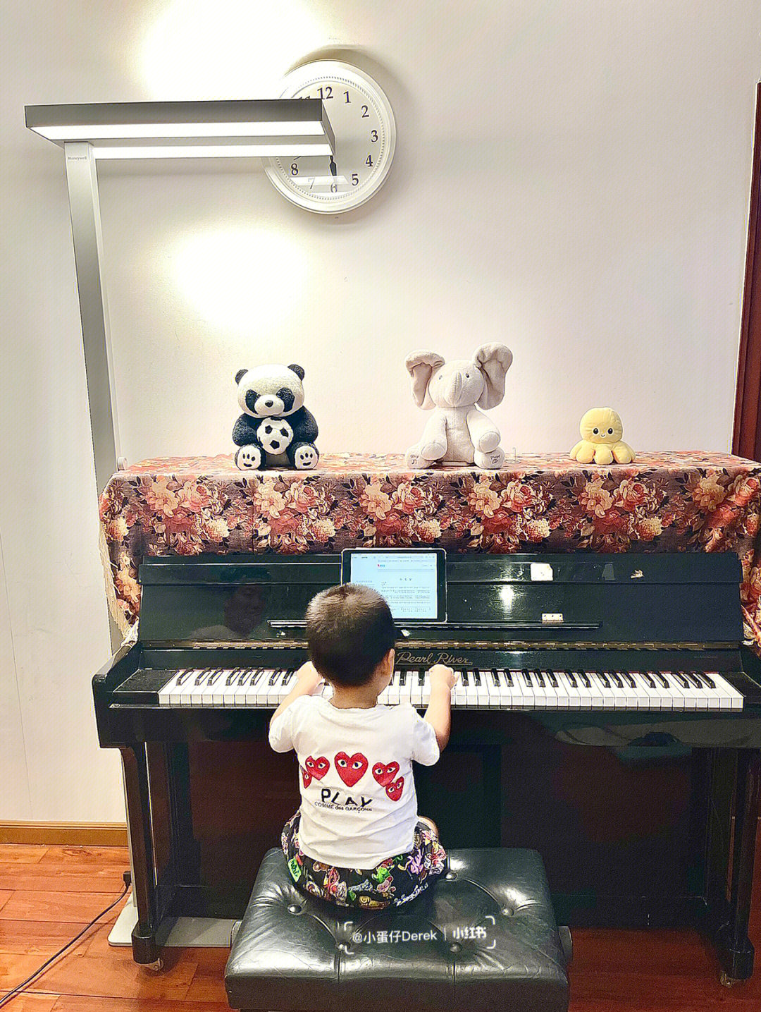 他才2岁就开始练琴了60附儿歌简谱