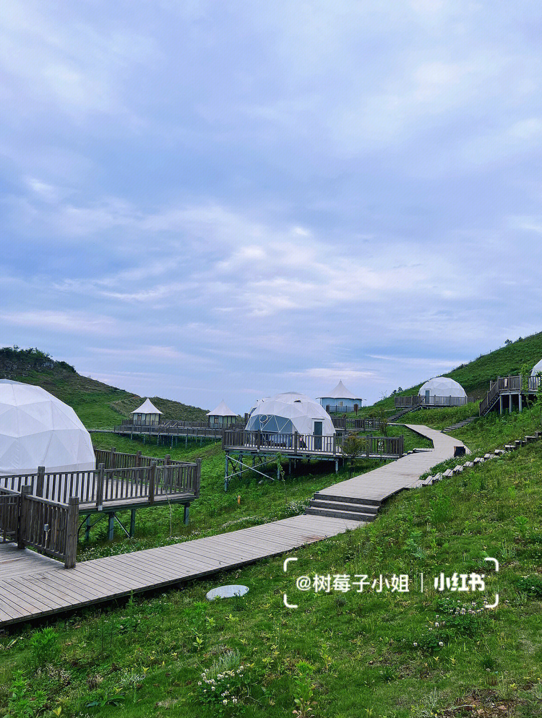 推荐星空帐篷06有很多可以选择的居住环境,八面山民宿,云顶房车,也