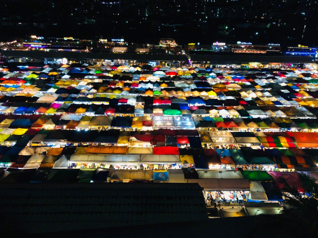 泰国曼谷拉查达火车夜市又重新开张了