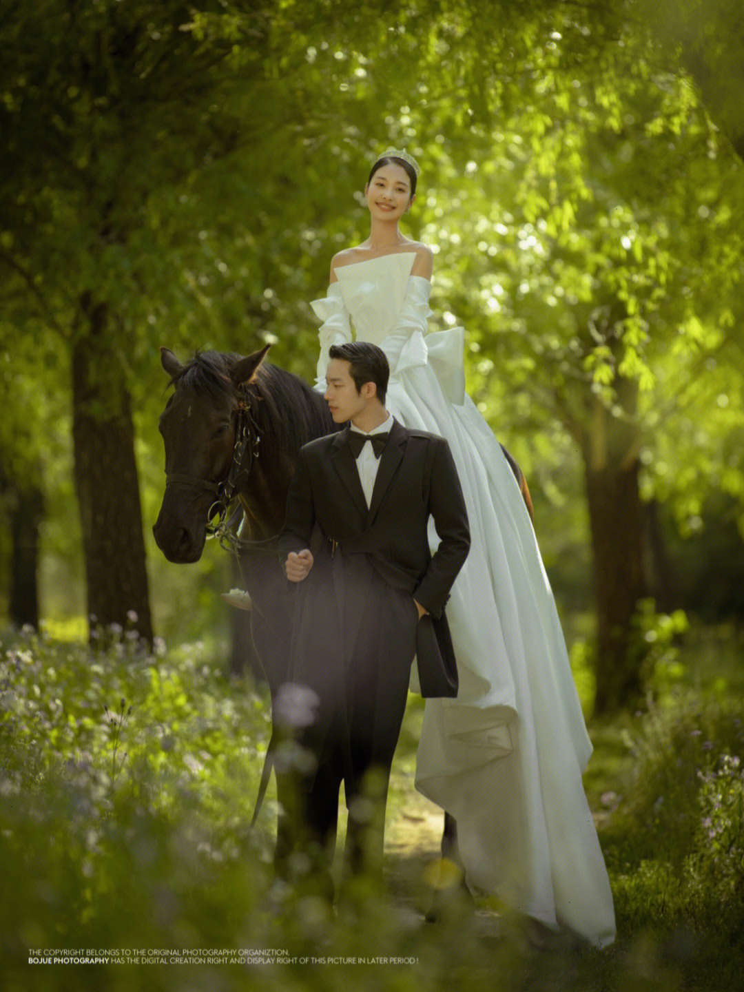 被晚晚穿婚纱骑马的图惊艳到了同款婚纱照