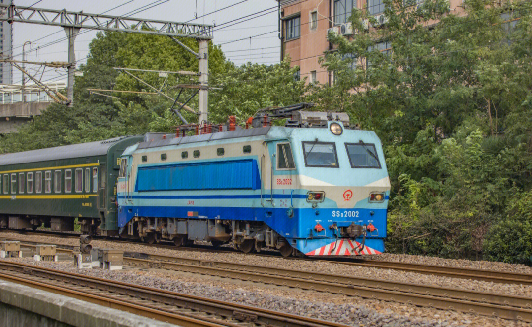 上海莘庄韶山8电力机车