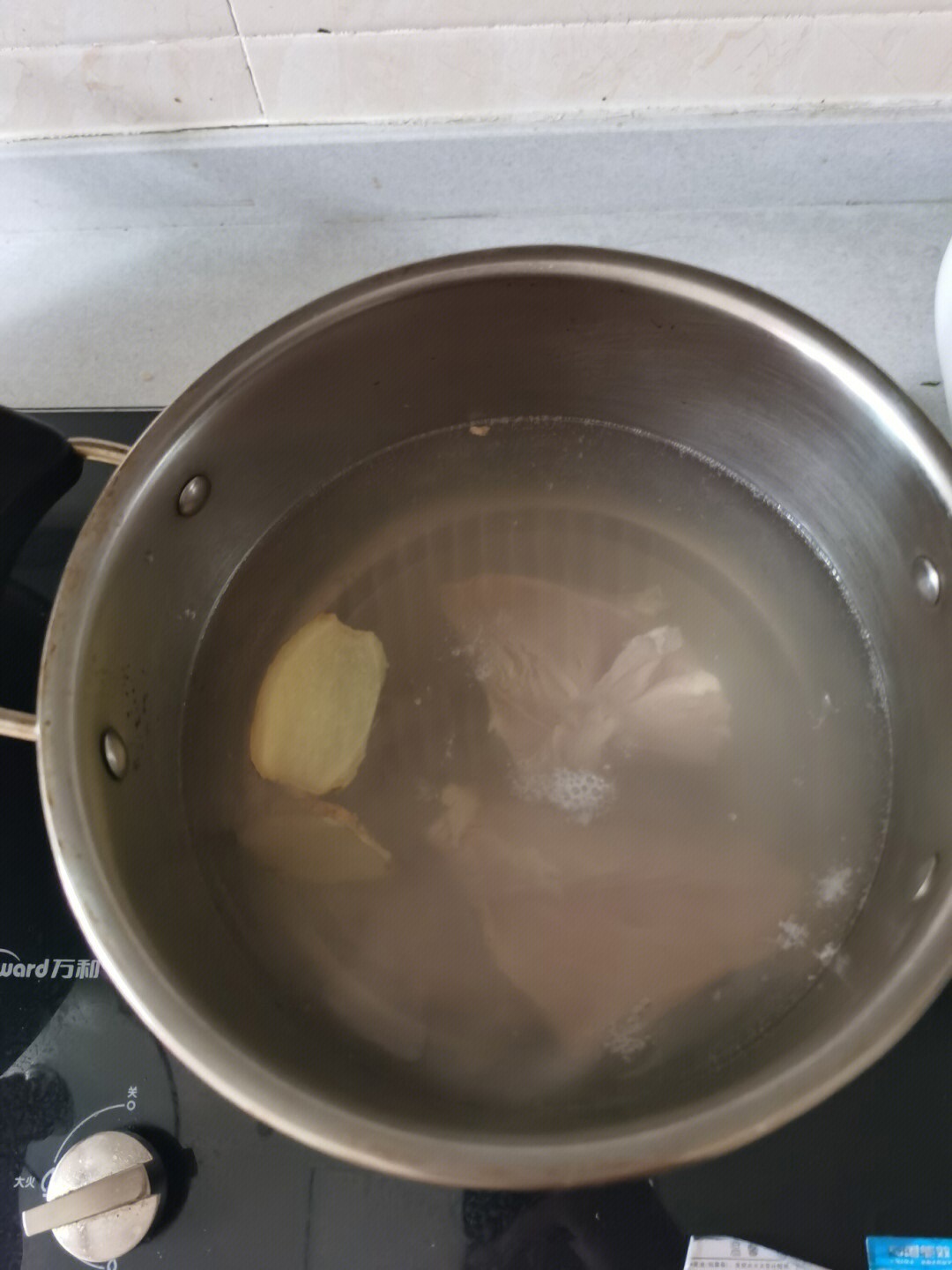 水煮鸡胸肉煮多久图片