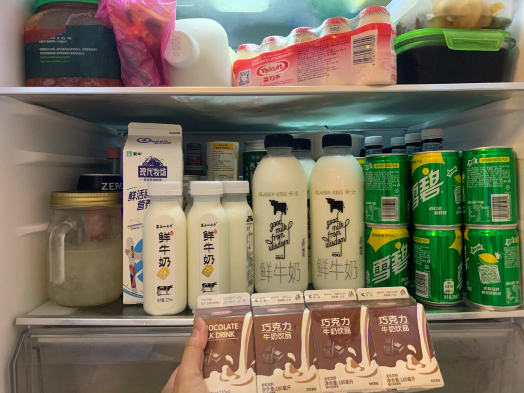 就要去鲜牛奶05区研究一堆,今晚又买了一头奶,还有卡士的鲜牛奶试试