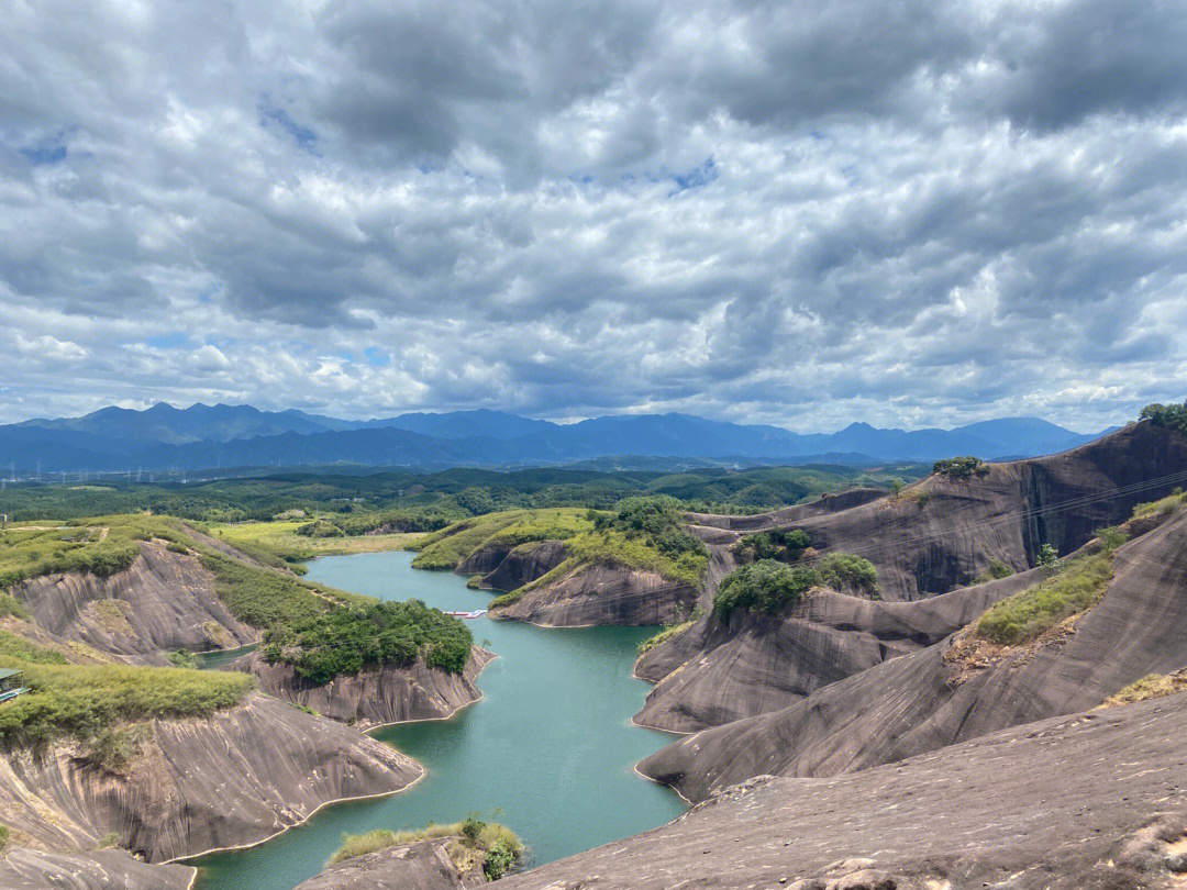 我拍到的治愈画面#笔记灵感 高椅岭风景很奇特,丹霞地貌景观,没来