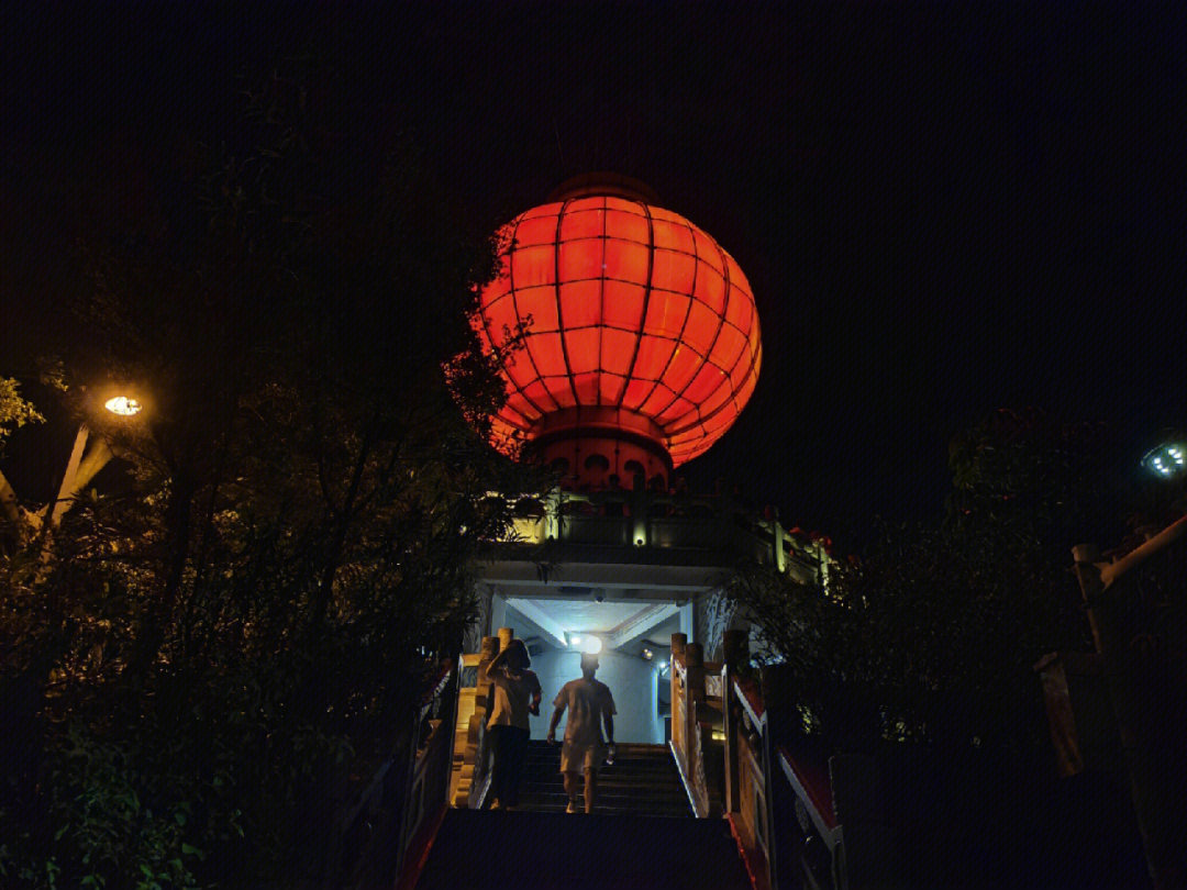 东莞旗峰山夜景图片