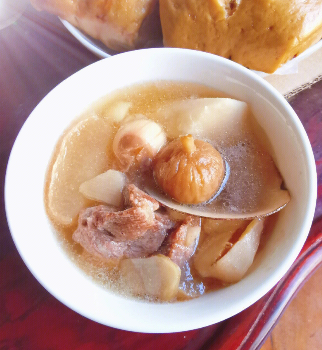秋日滋养汤之一雪梨海底椰猪骨汤