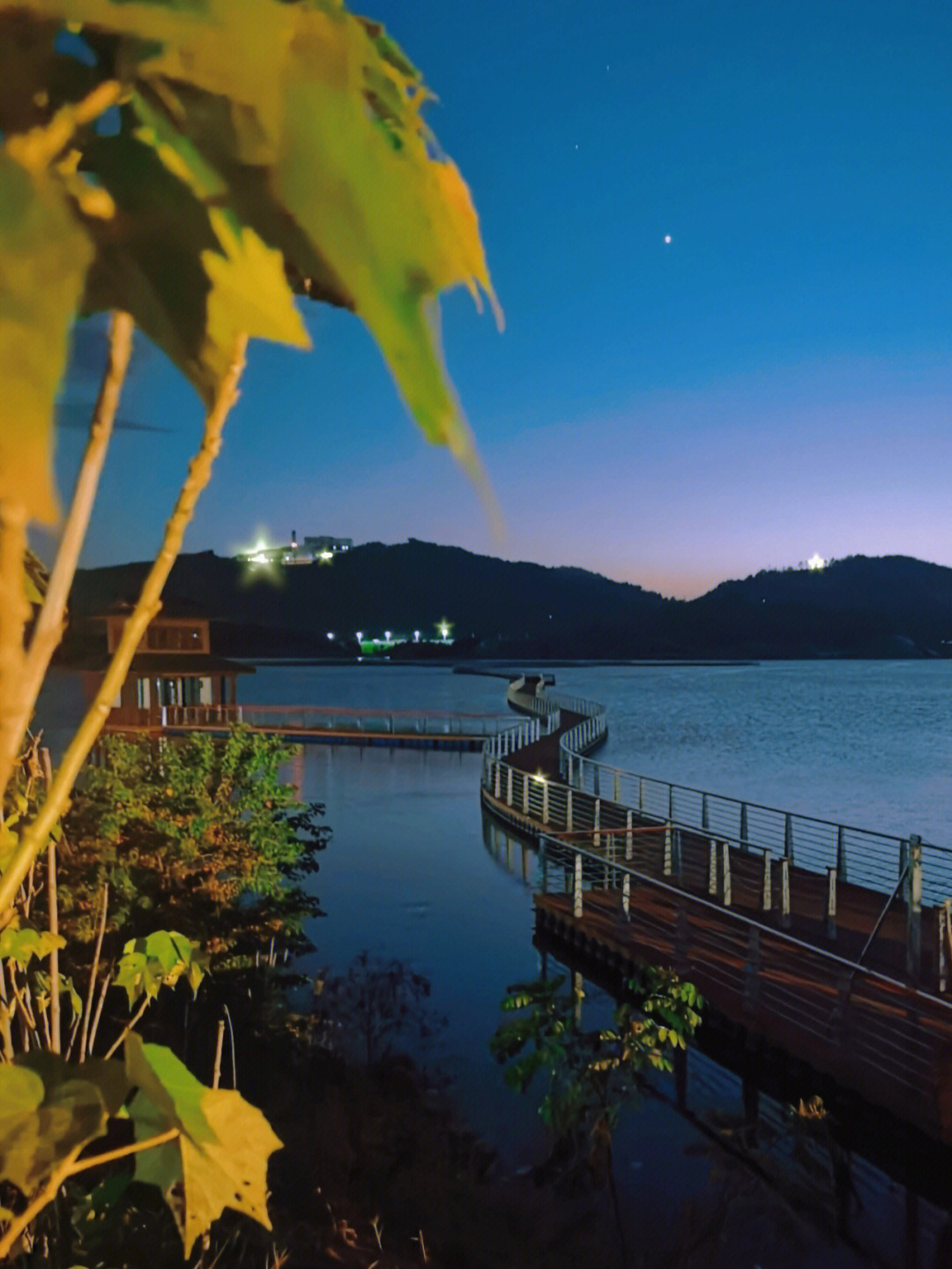古田翠屏湖夜景图片