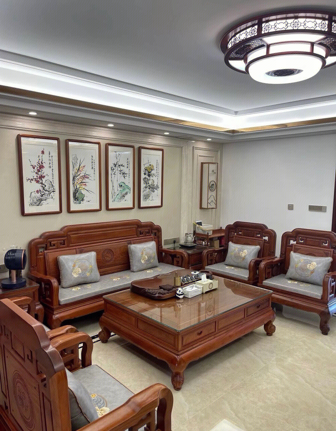 一套优质的红木沙发适合各种风格客厅搭配