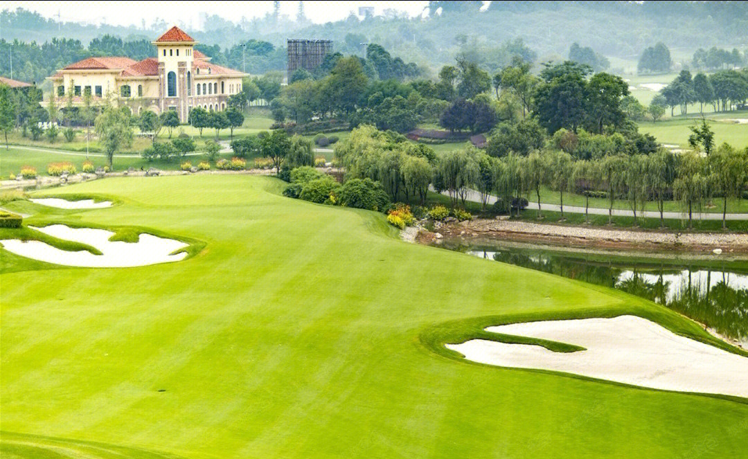 卧龙谷高尔夫球场图片