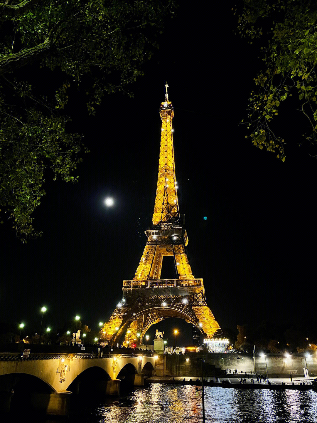 巴黎旅行plog红酒美食铁塔下赏月