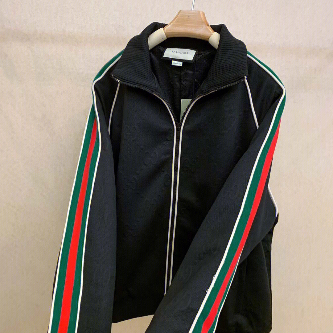 gucci双c标衣服图片