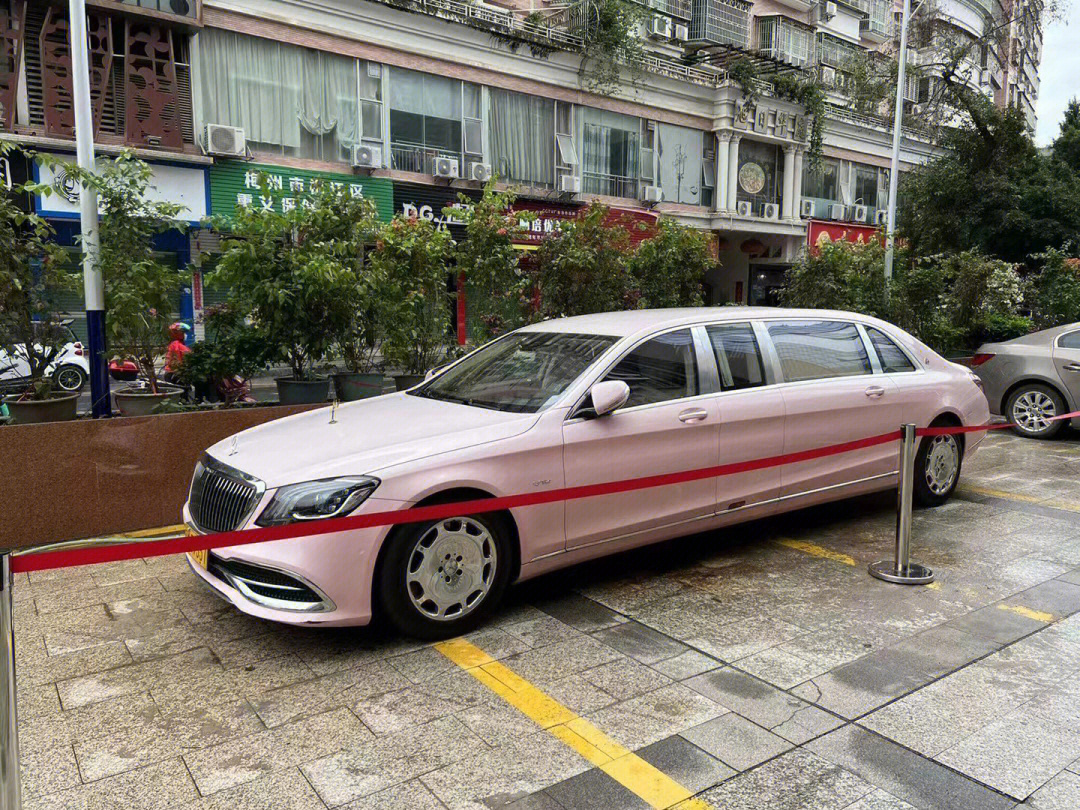 奔驰普尔曼s680 pullman,大佬座驾21年上牌,几乎新车,6000公里