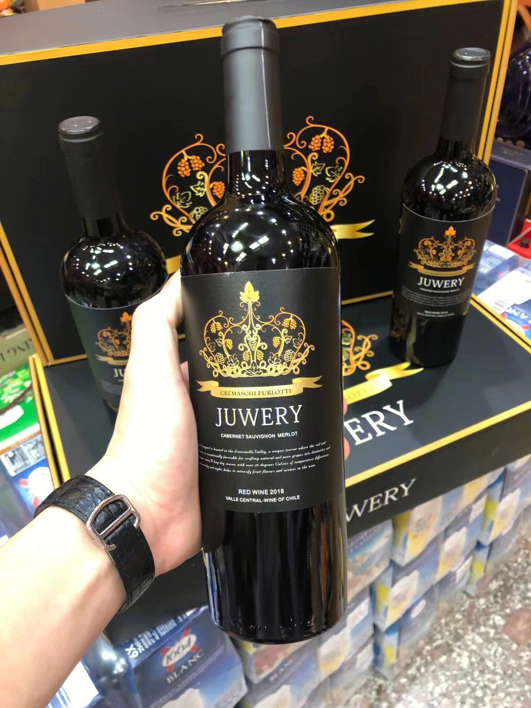 皇冠标志的红酒图片